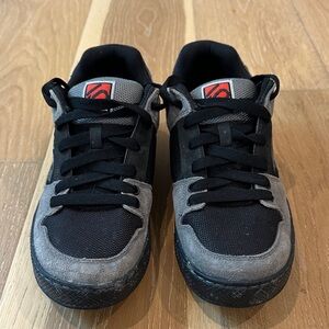 Stylish Black and Gray Athletic Shoes